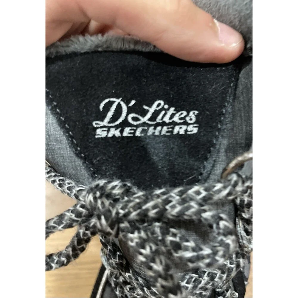 Skechers D’Lites Sz 8.5 EUR 38.5 Black Quilted Textile Lace Up Winter Boots